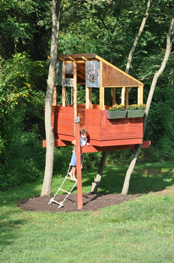 Baumhaus bauen schaffen Sie einen Ort zum Spielen für