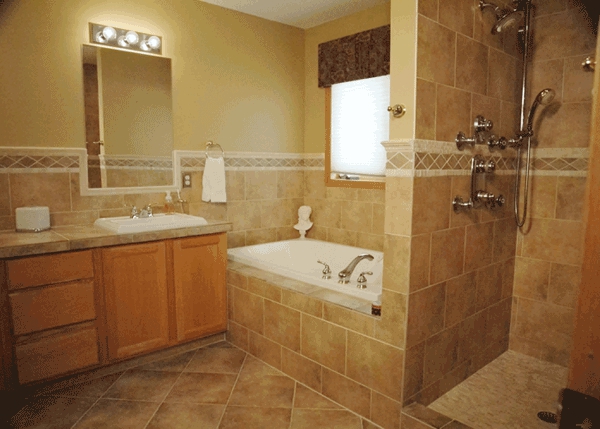 badewanne-einbau-beige wände im badezimmer