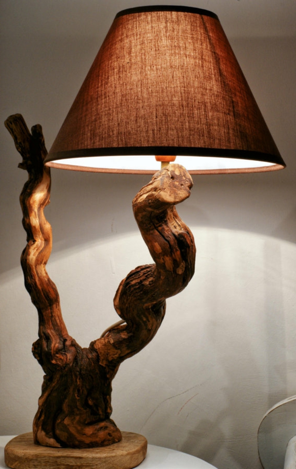 DIY Tischlampe aus Holz