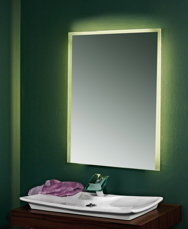 modernes-badezimmerspiegel -mit-led-beleuchtung-grünes-licht