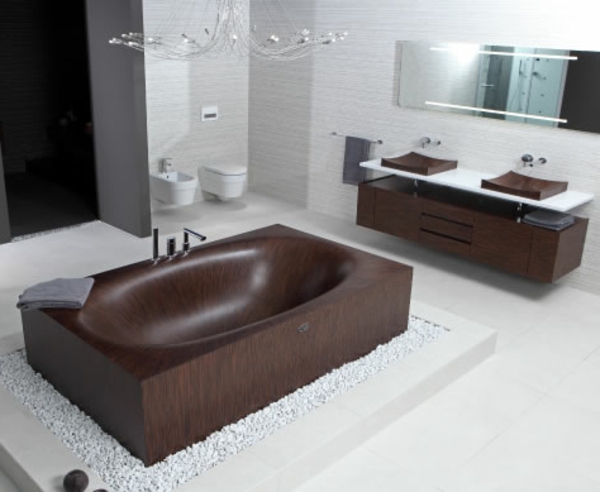 elegante-stilvolle-Badewanne-aus-Holz-dunkle-Farbe