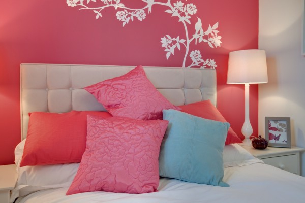 Schlafzimmer-in-Rosa-rosa-Wand
