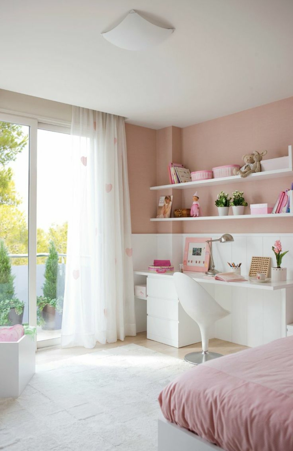 Schlafzimmer-in-rosa-Farbe-hellrosa-Wand