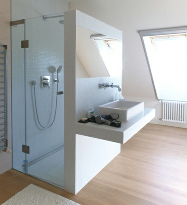 tolles-Badezimmer-mit_Dusche_Dusche-mit-Kabine-