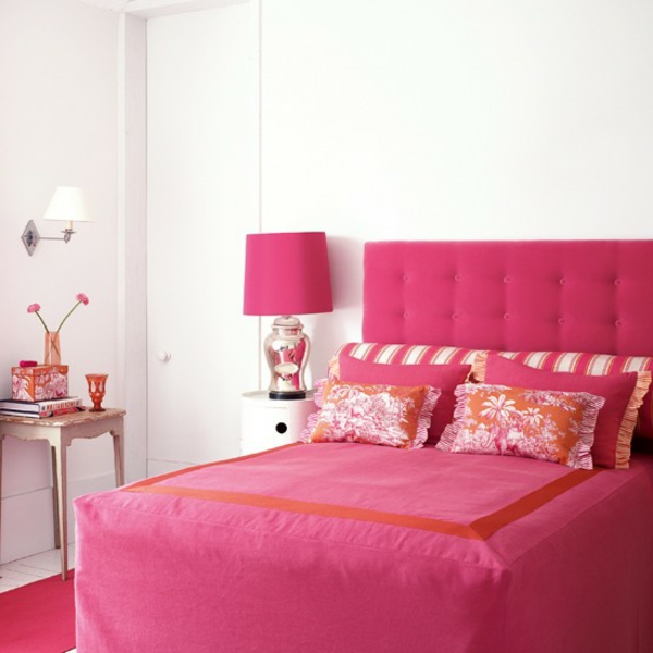 wunderbaresd-Schlafzimmer-in-rosa-Farbe