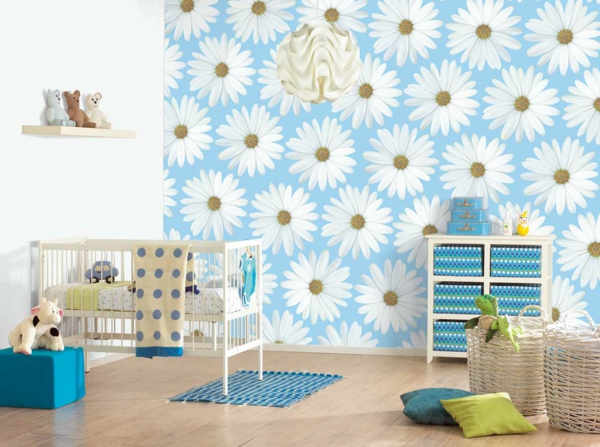 aktuelles-Interior-Design-Wohnideen-Wandgestaltung-blaue-Blumen