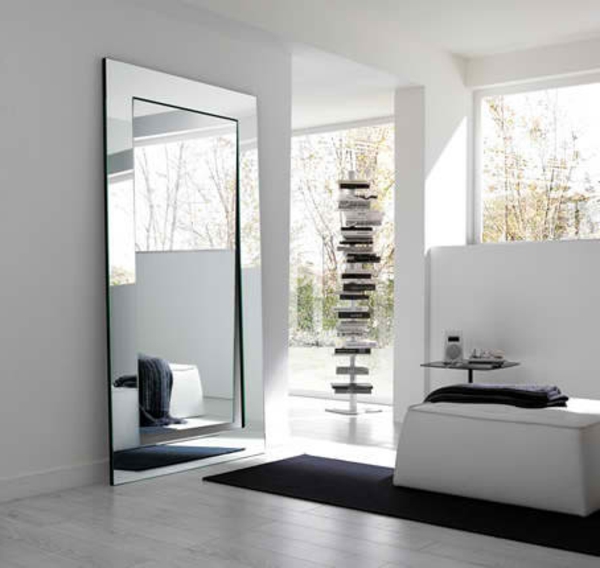 inspirierendes-beeindruckendes-badezimmer-mit-einem-designer-badspiegel