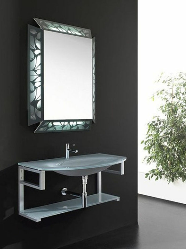 prima-badezimmer-mit-einem-designer-badspiegel