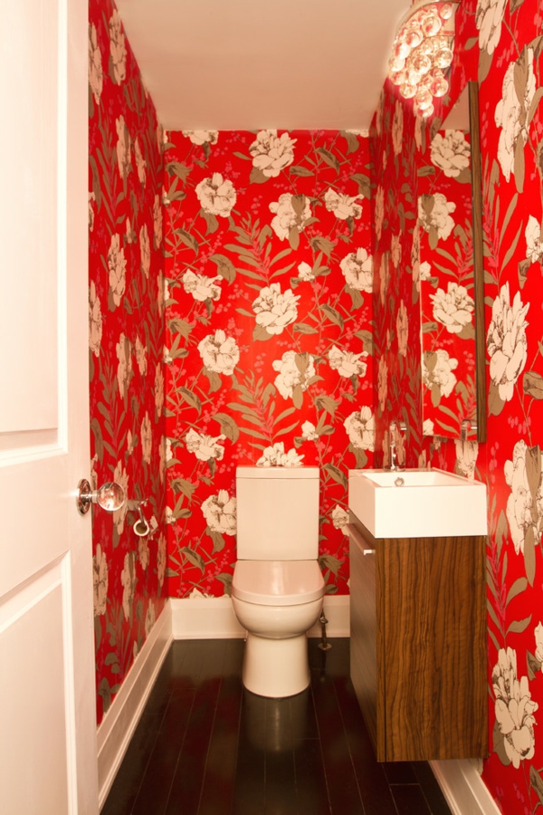 tapeten-farben-ideen-rote-wände-im-badezimmer