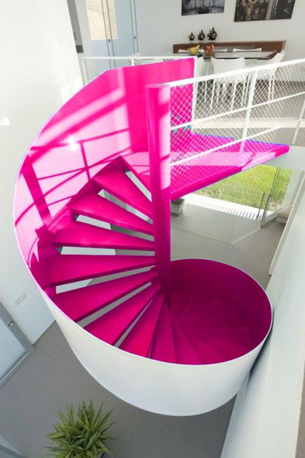 Windeltreppe-mit-ultra-modernem-Design-in-Rosa