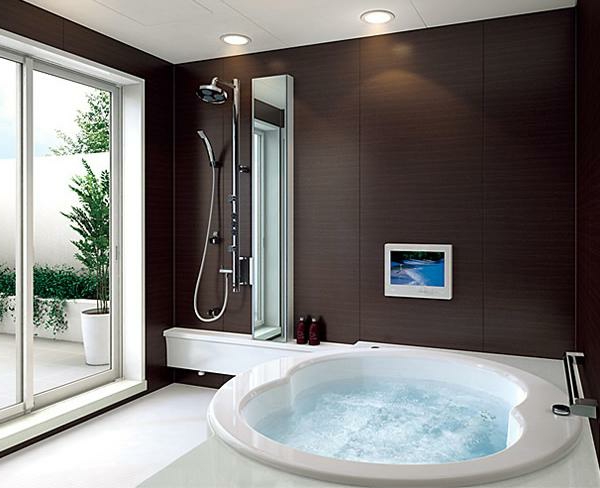 kleine-eingebaute-badewanne-moderner-und-attraktiver-look