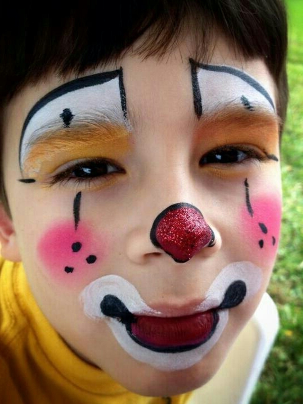 clownschminken - cooles aussehen - foto vom nahen genommen