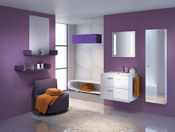 designer-badezimmer-in-violett-und-weiß