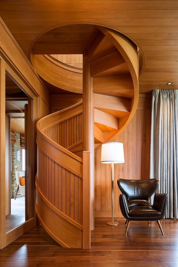 Interior-Design-Ideen-Spindeltreppe-aus-Holz-mit-originellem-Design