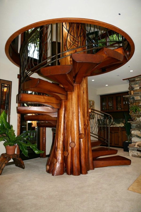 Spindeltreppe-mit-einem-erstaunlichen-Design-aus-Holz