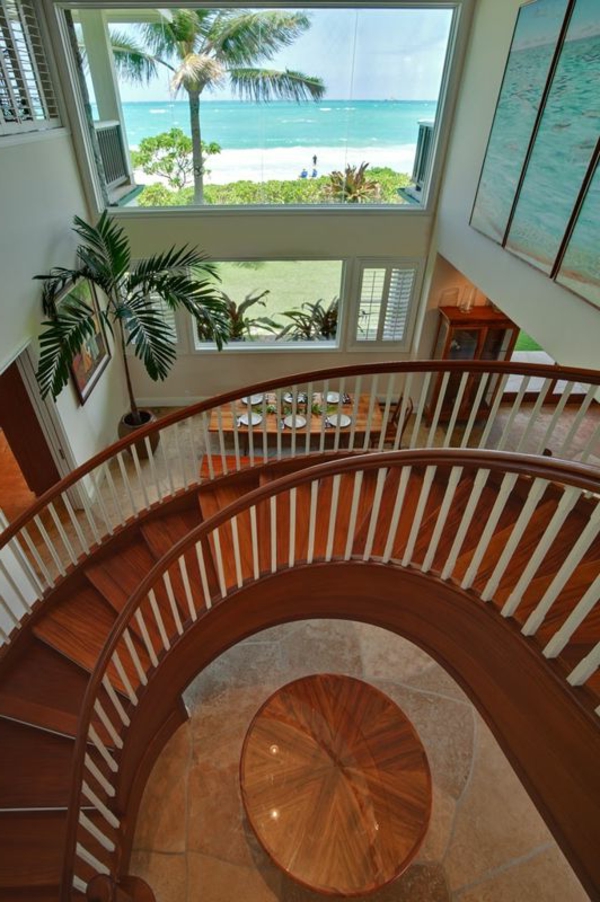 Spiraltreppe-mit-Holzstufen-modernes-Design