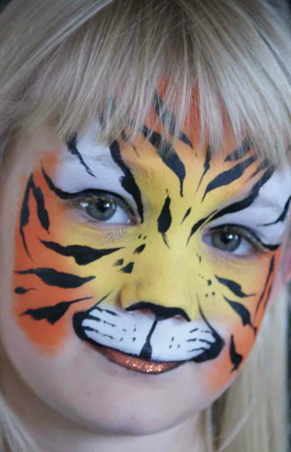 tiger make up - ein sehr süßes kleines kind