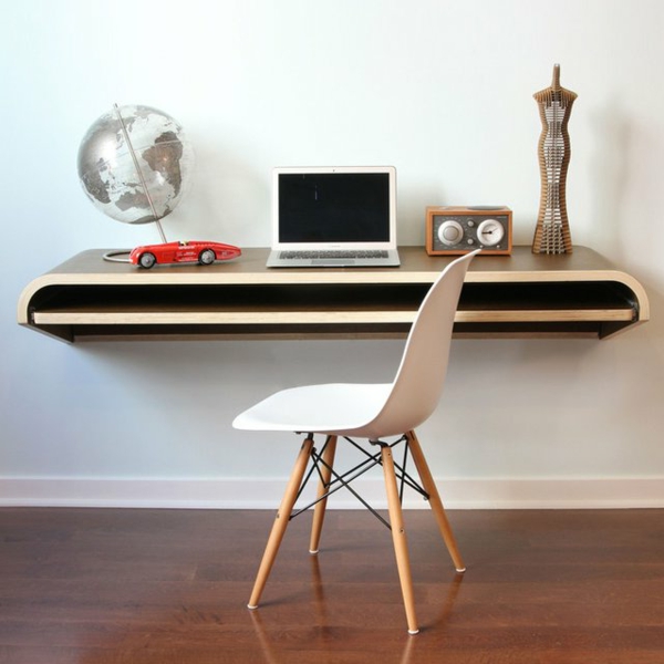 unikaler-Schreibtisch-Holz-modernes-Design-