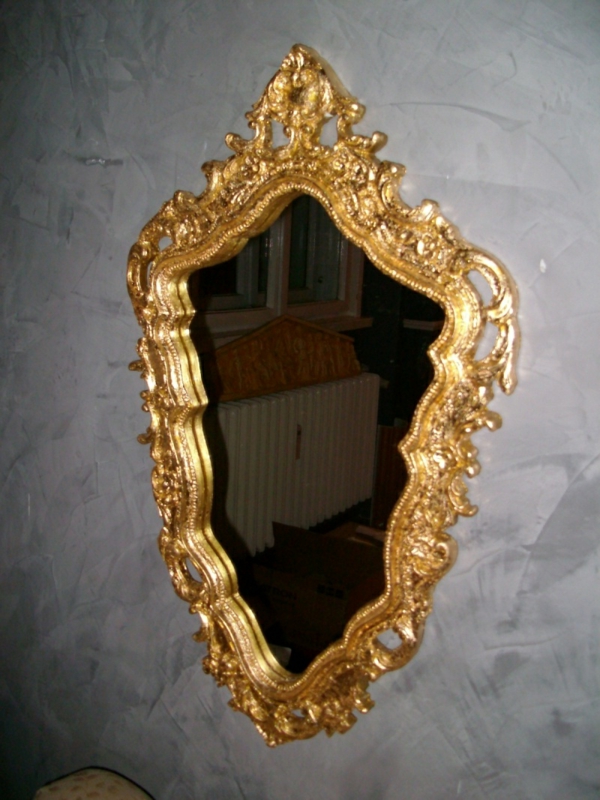 barockspiegel - sehr interessante form und goldene gestaltung