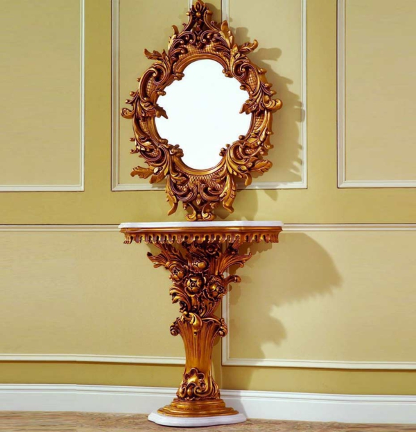 barockspiegel - mit einem kleinen barock tisch darunter