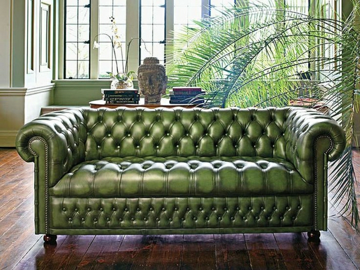 stilvolles-grünes-Chesterfield-Sofa-Leder