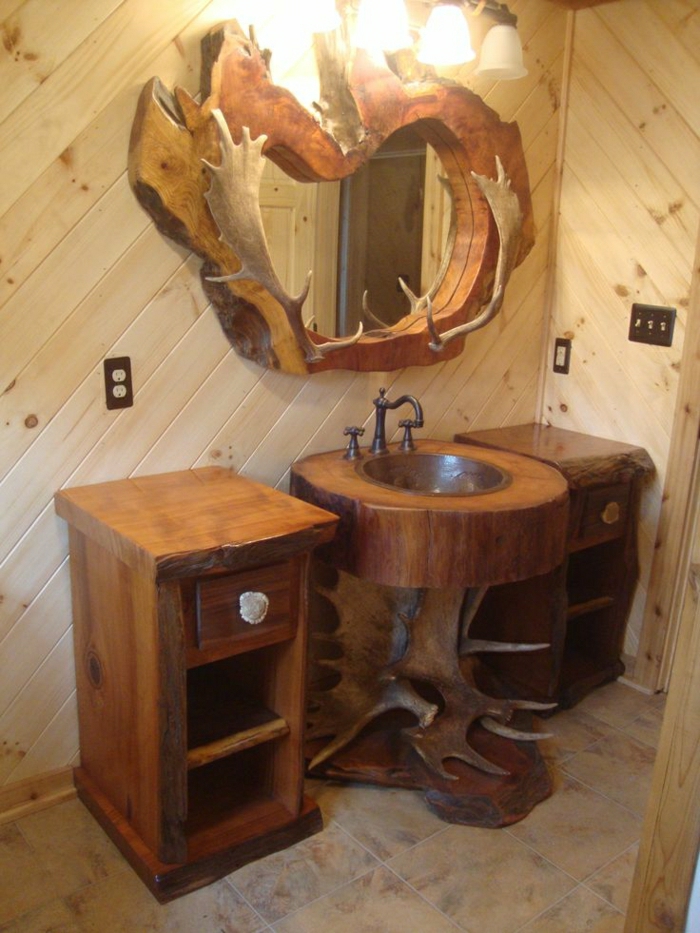 Badezimmer-Holz-rustikale-Möbel-Schränke-Waschbecken-Spiegel-Geweih