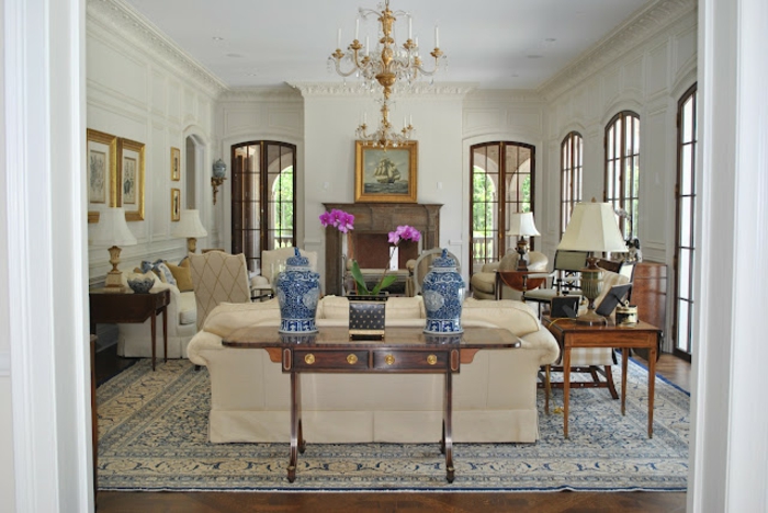elegantes-wohnzimmer-aristokratisches-ambiente