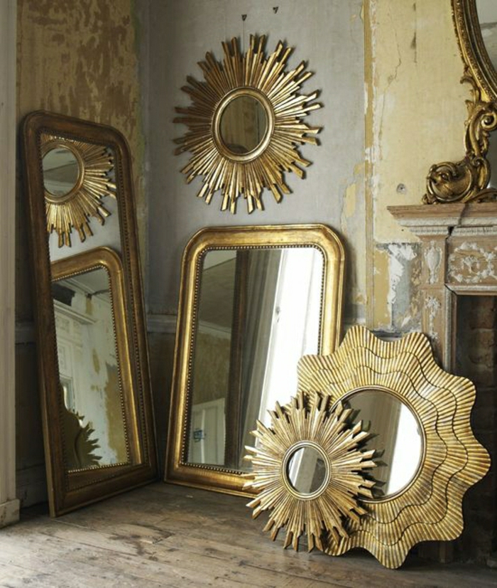 goldene-vintage-Rahmen-Metall-Spiegel-aristokratisch-prachtvoll