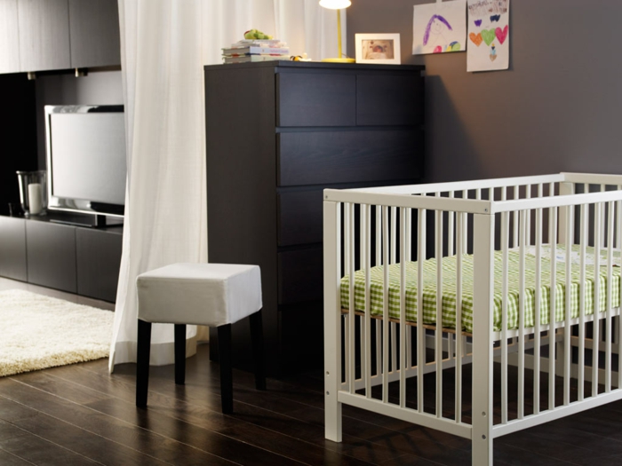 raumtrenner-vorhang-elegantes-babyzimmer-ausstatten