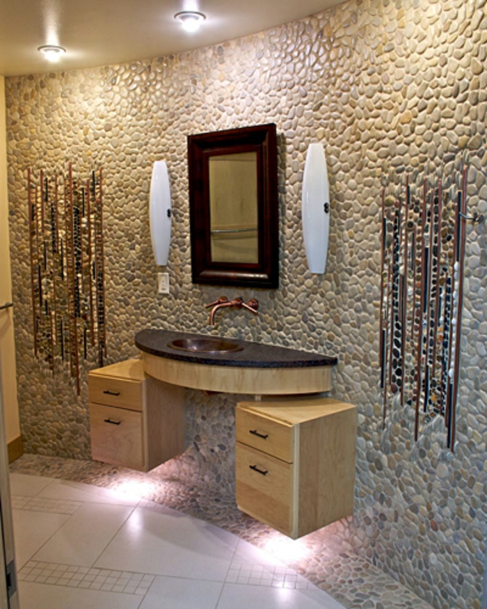 badezimmer-mit-mosaik-elegante-schicke-beleuchtung
