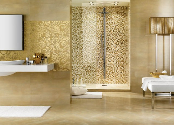 badezimmer-mit-mosaik-goldene-farbe-modernes-aussehen