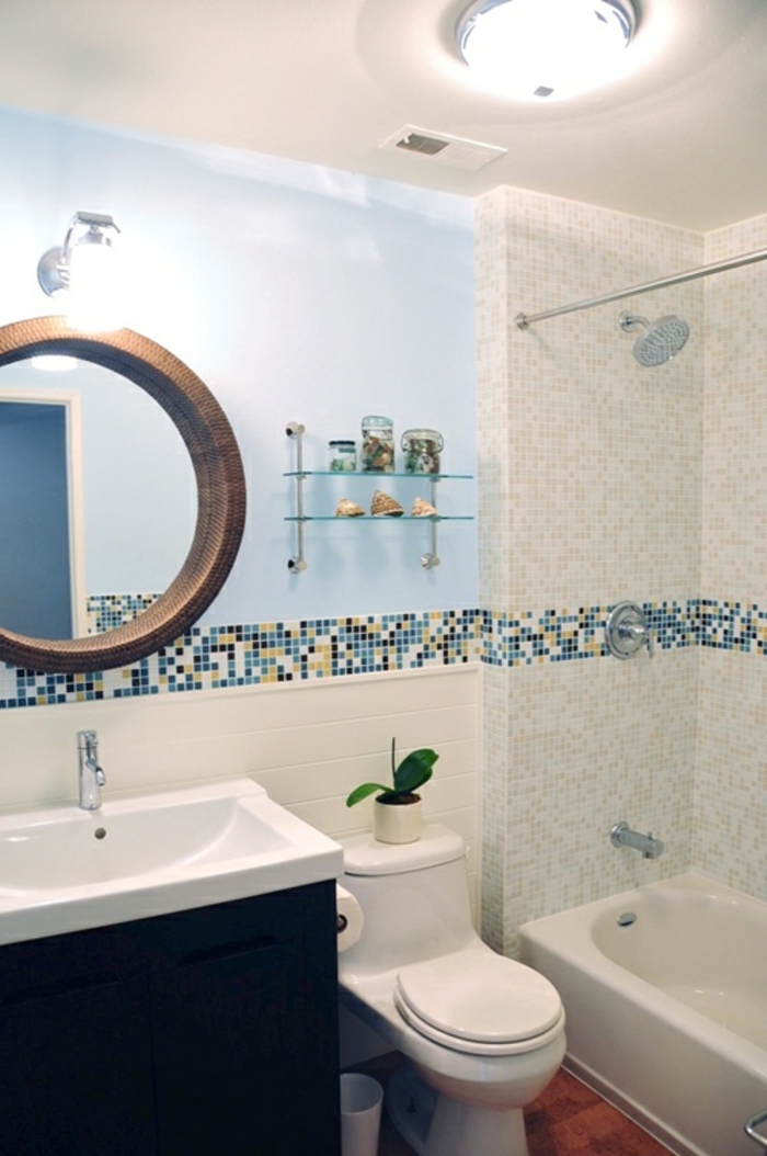 badezimmer-mit-mosaik-lustiges-aussehen-runder-spiegel
