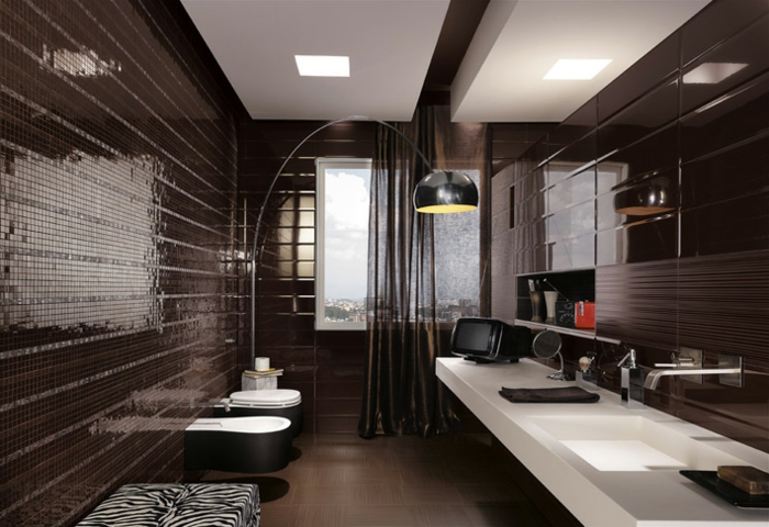 badezimmer-mit-mosaik-luxuriöses-braunes-interieur