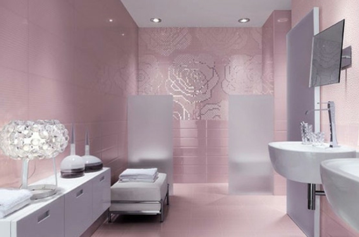 badezimmer-mit-mosaik-rosige-farben