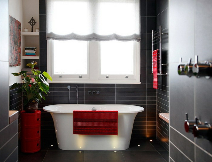 moderne-badeinrichtung-kreative-rote-deko
