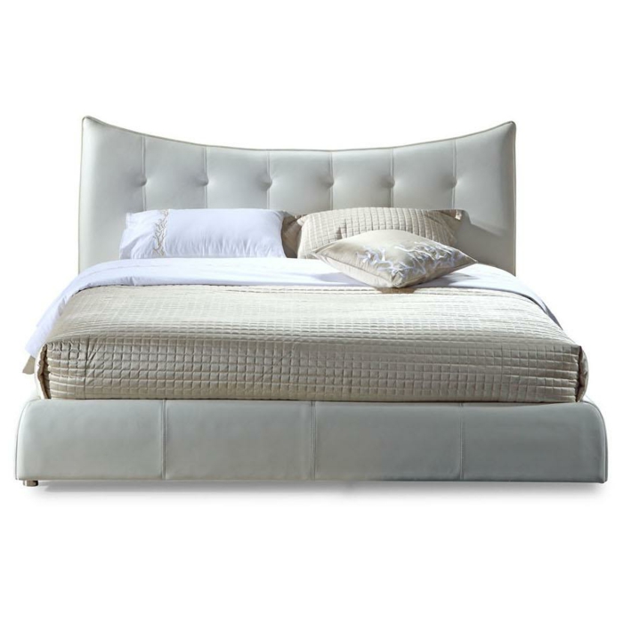 90 wunderschöne weiße Betten!