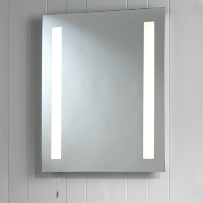 herrliches-modell-spiegelschrank-bad-mit-beleuchtung