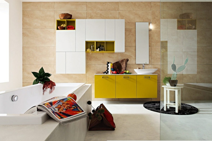 modernes-Badezimmer-Interieur-gelber-Unterschrank-Accessoires-Badzimmer-deko-ideen-Kaktus