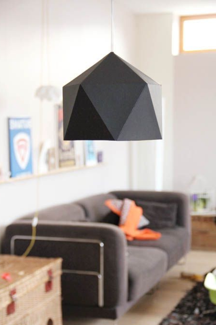 modernes-Interieur-stilvolle-schwarze-Lampe-feines-Design