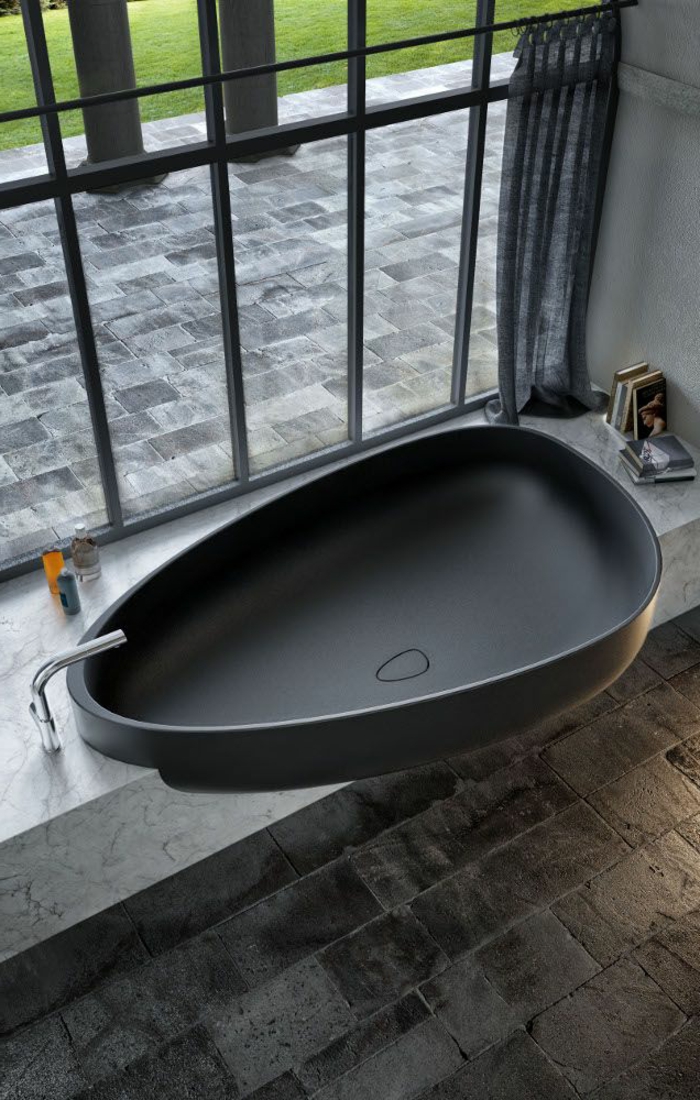 moderne-schwarze-Hydromassage-Badewanne-oval