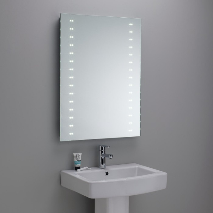 originelle-Idee-für-badezimmerspiegel-mit-beleuchtung