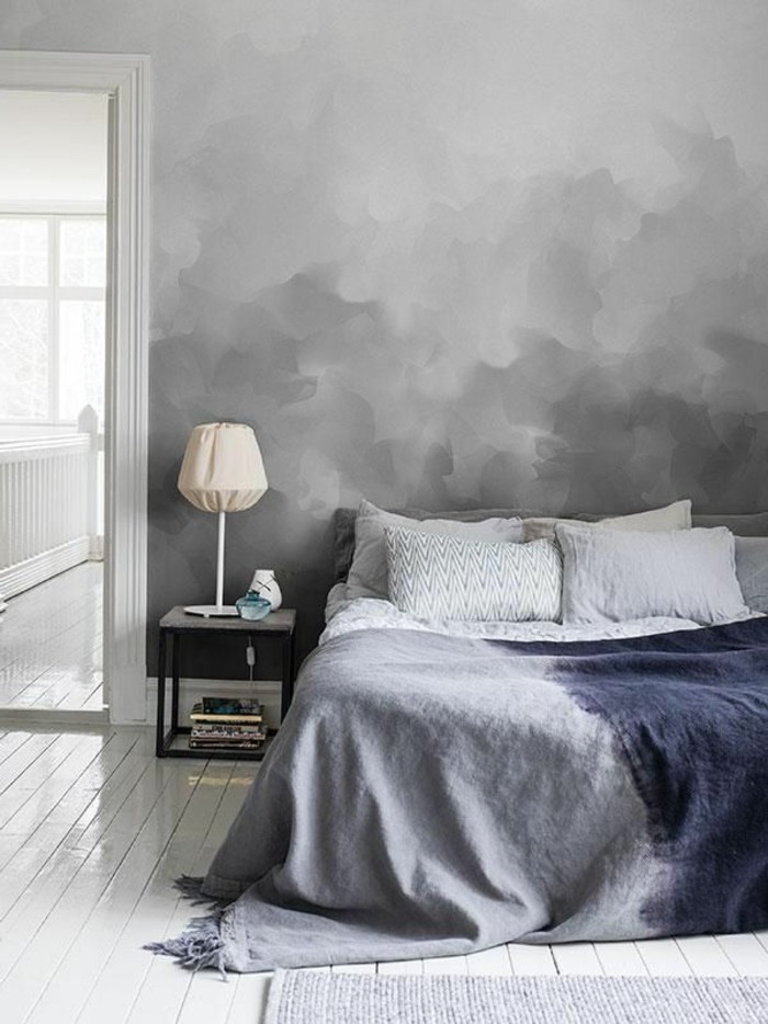 wandfarbe-grau-herrliches-bett-modell-im-extravaganten-schlafzimmer