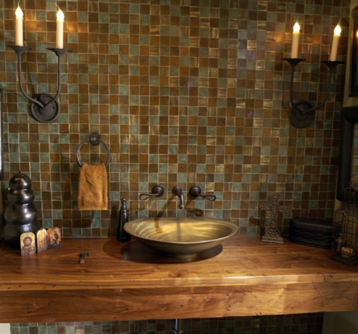 Waschbecken-auf-Holzplatte-aus-massivholz-Waschtisch-antik