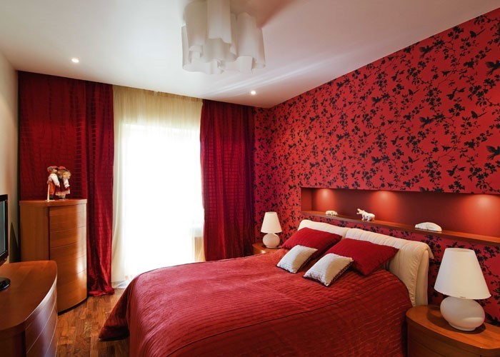 Rotes-Schlafzimmer-Design-Ein-tolles-Interieur