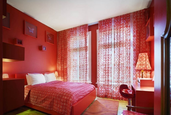 Rotes-Schlafzimmer-Design-Eine-coole-Deko