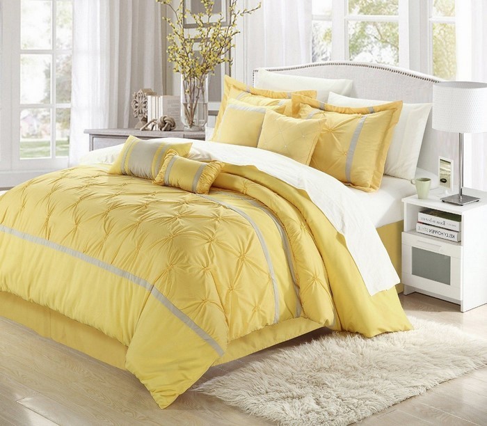 Schlafzimmer-farblich-gestalten-mit-Gelb-Eine-moderne-Ausstattung