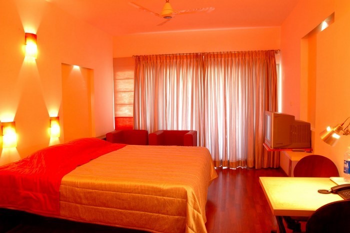 Schlafzimmer-orange-Eine-moderne-Ausstattung