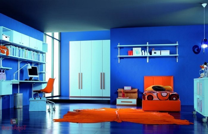 Schlafzimmereinrichtung-in-Blau-Eine-kreative-Deko