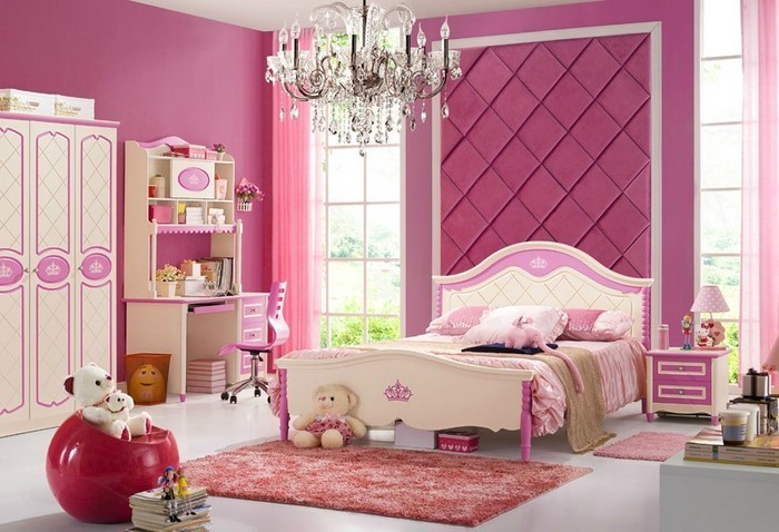 Schlafzimmer-farblich-gestalten-mit-Rosa-Ein-auffälliges-Interieur