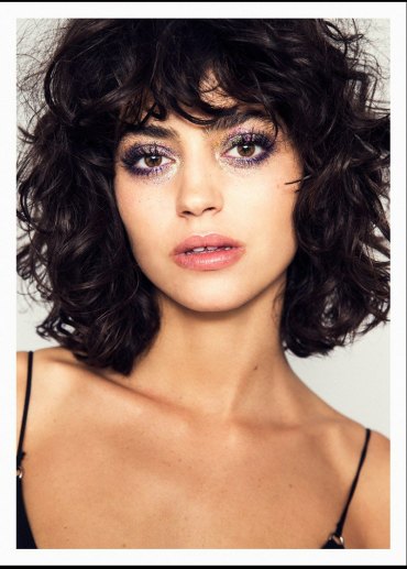 Kurzer Bob Mit Locken Und Pony Und Wichtige Styling Tipps